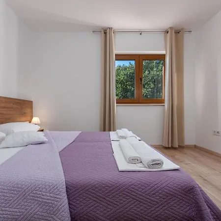 Vila Paula Zadarvillas *