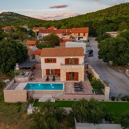 Paula Zadarvillas Budak