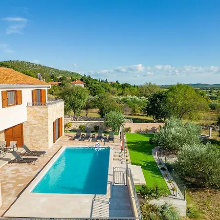 Paula Zadarvillas Budak