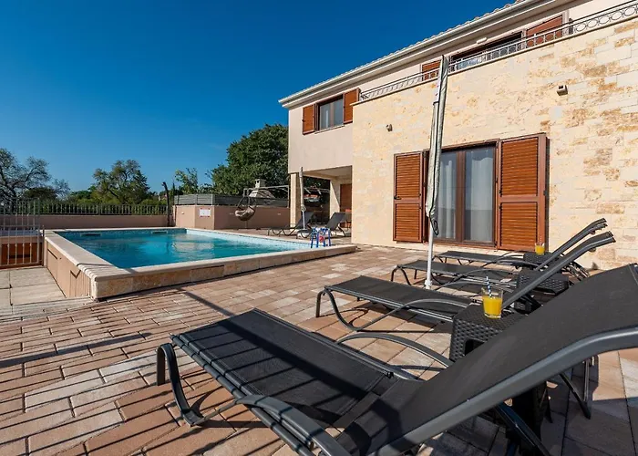 Paula Zadarvillas Вилла