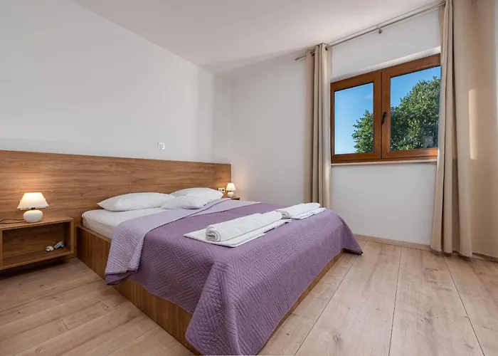 Paula Zadarvillas Вилла *