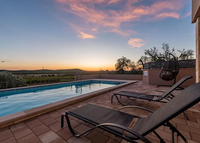 Вилла Paula Zadarvillas