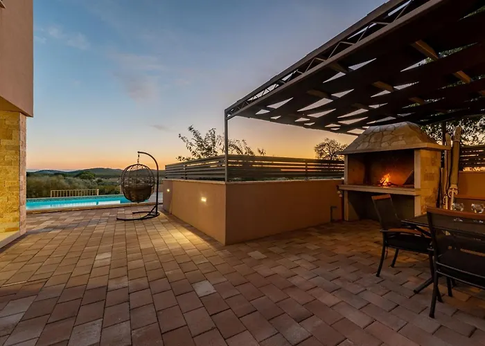 Paula Zadarvillas * Budak