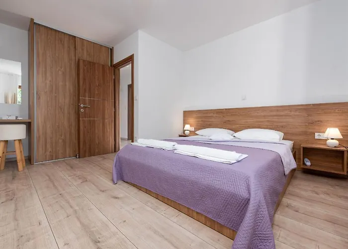 Вилла Paula Zadarvillas *